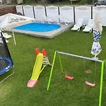 Guest house бялата къща 3*
