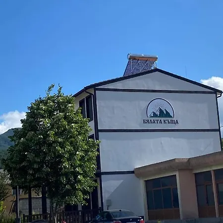 бялата къща Maison d'hôtes 3*