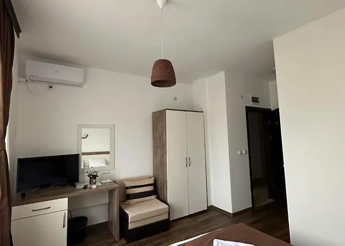 бялата къща 3* Chakalarovo