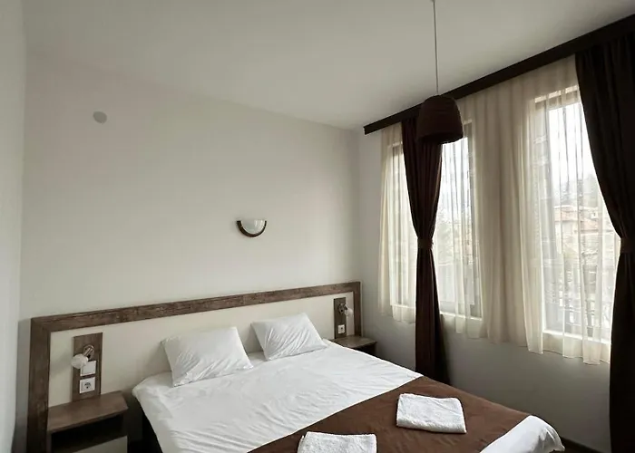 Maison d'hôtes бялата къща 3*